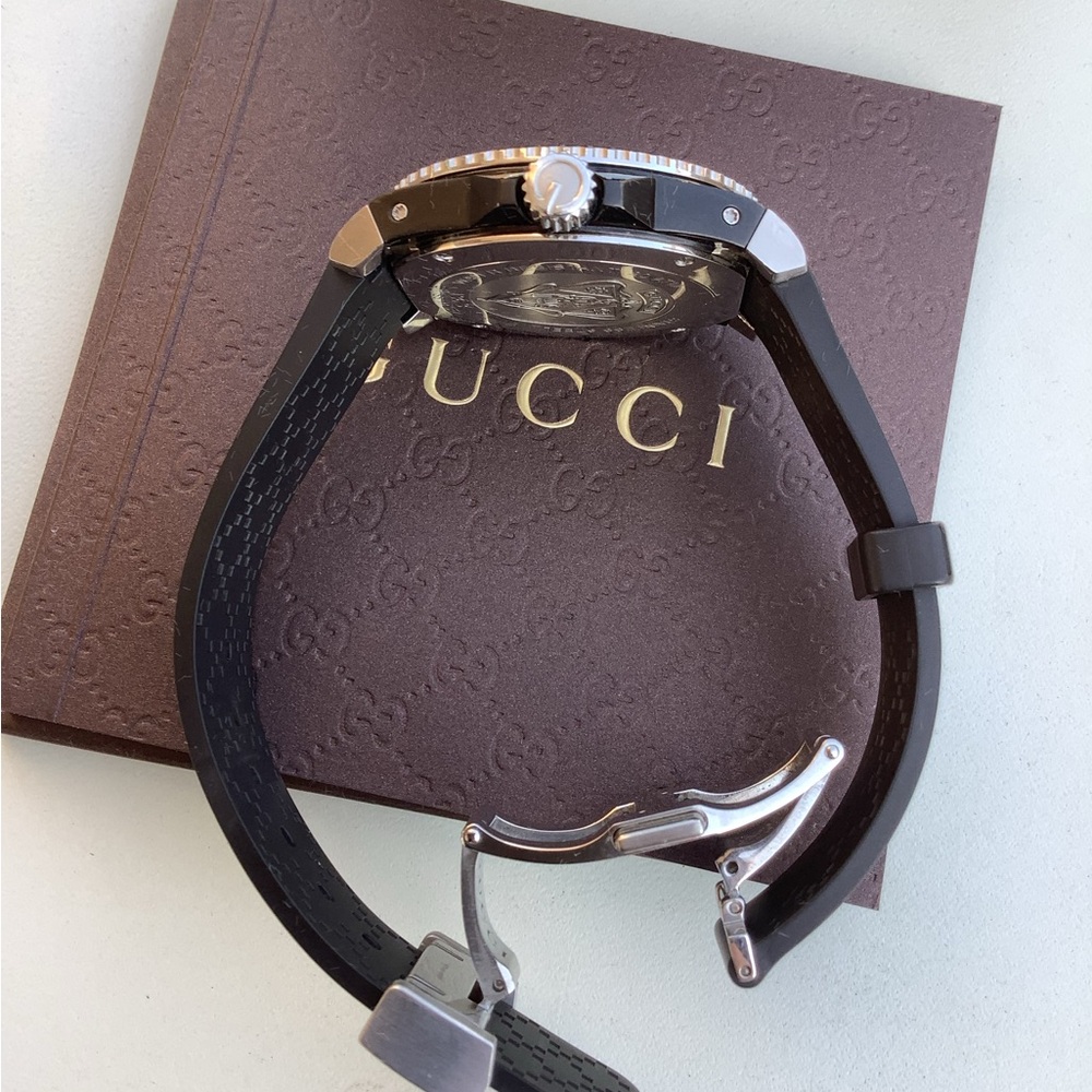 - BIG and BEAUTIFUL GUCCI watch🌟🌟🌟🌟 - Picture 5 of 15